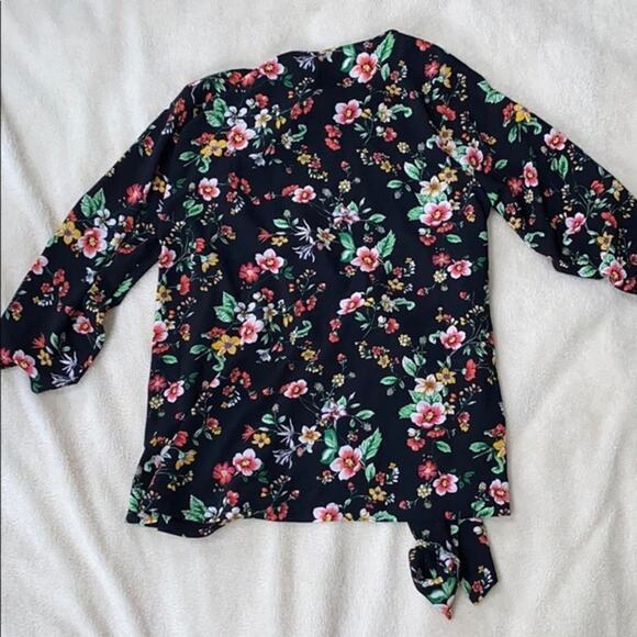 Gibson Side Tie Floral Blouse | Sz L - Picture 5 of 5